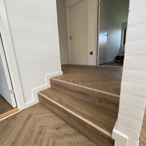 Gulvlægning på Vestsjælland for private og erhverv – kvalitetshåndværk til tiden