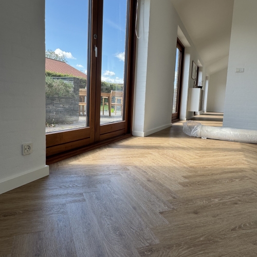 Smukt trægulv lagt på Vestsjælland – et solidt og tidløst valg til enhver bolig