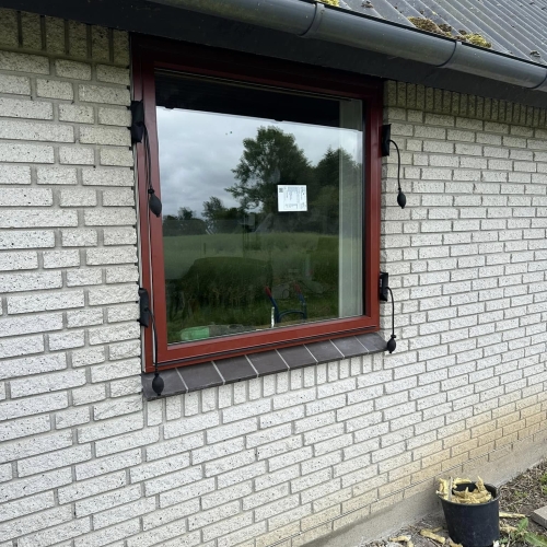 Nye vinduer monteret i hus i Høng – skaber et lyst og energieffektivt hjem