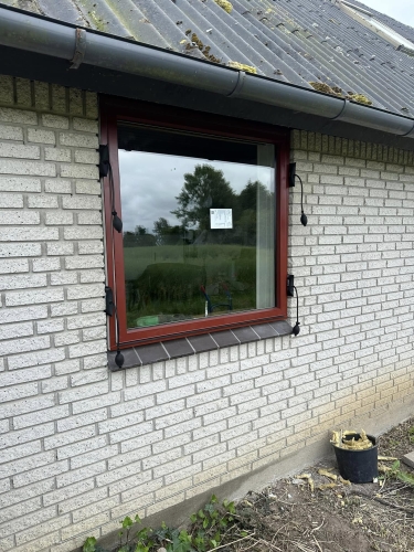 Nye vinduer monteret i hus i Høng – skaber et lyst og energieffektivt hjem