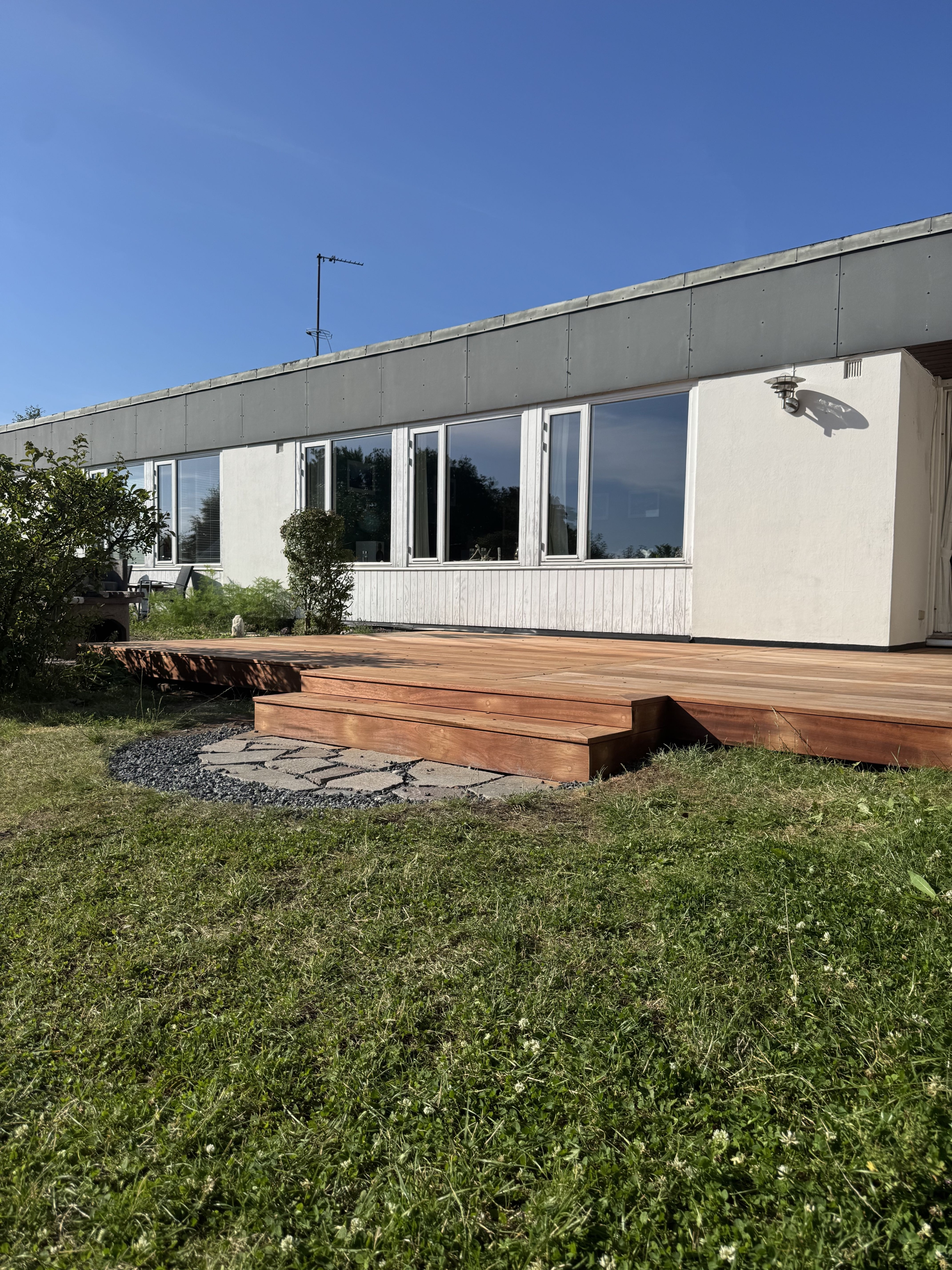 Opbygning af træterrasse i Sorø og Dianalund med fokus på funktion og finish