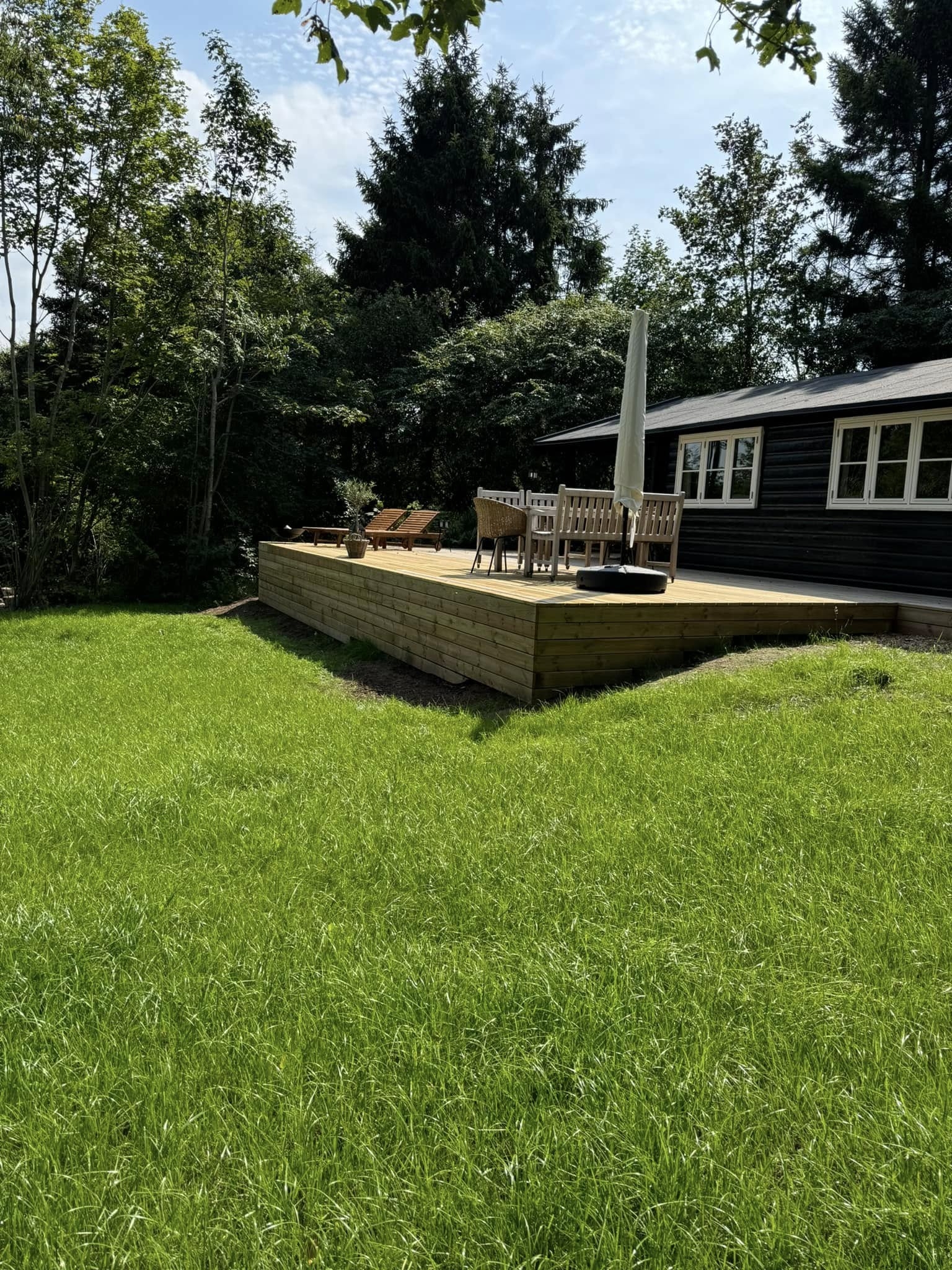 Træterrasse i Slagelse bygget med fokus på flot finish og høj kvalitet